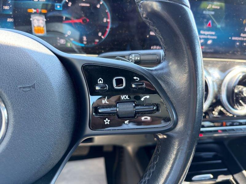 Mercedes-Benz GLA GLA 200 d Sport auto