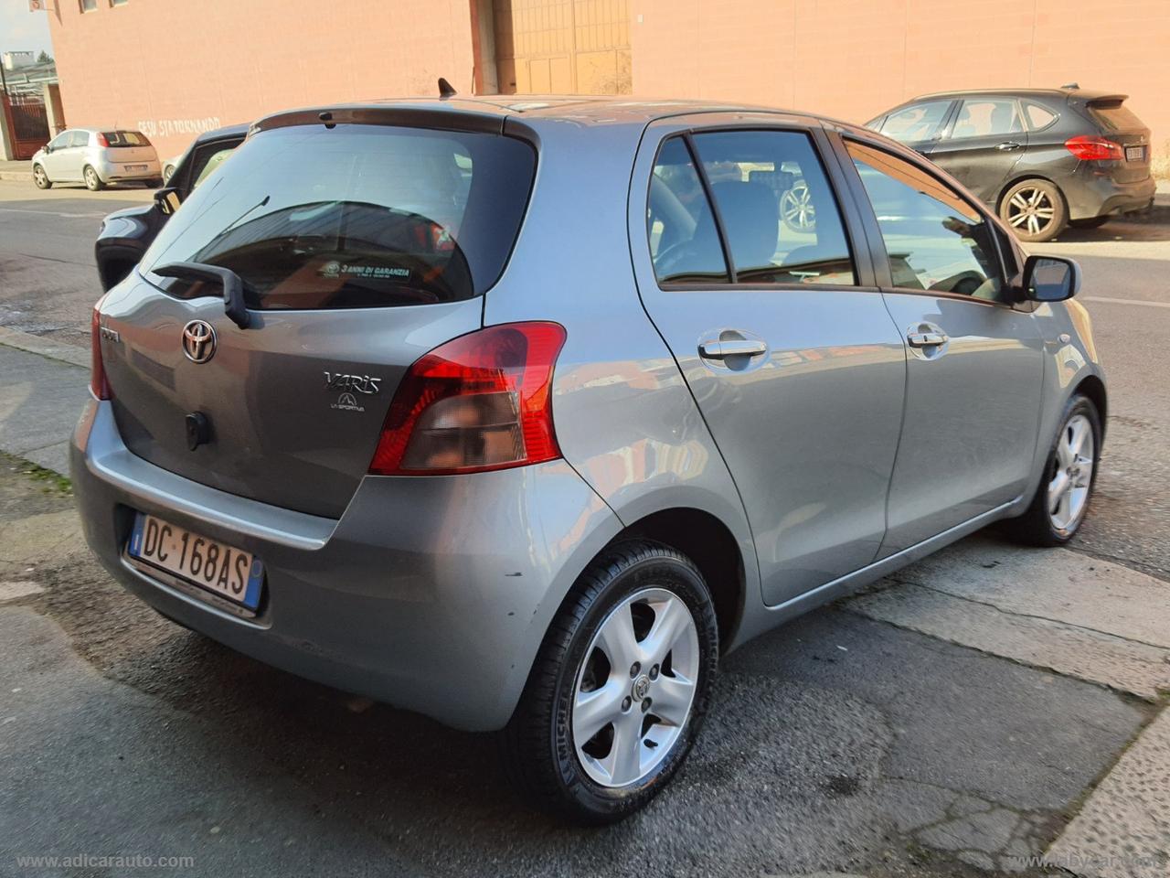 TOYOTA Yaris 1.3 5p. Sol