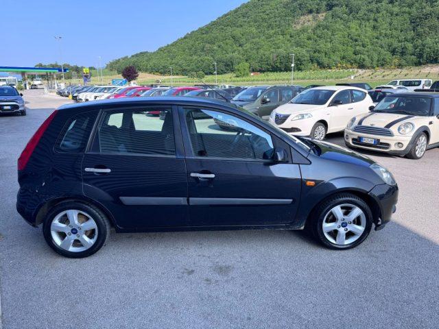 FORD Fiesta 1.2 16V 5p. Titanium OK NEOPATENTATO 5 Porte