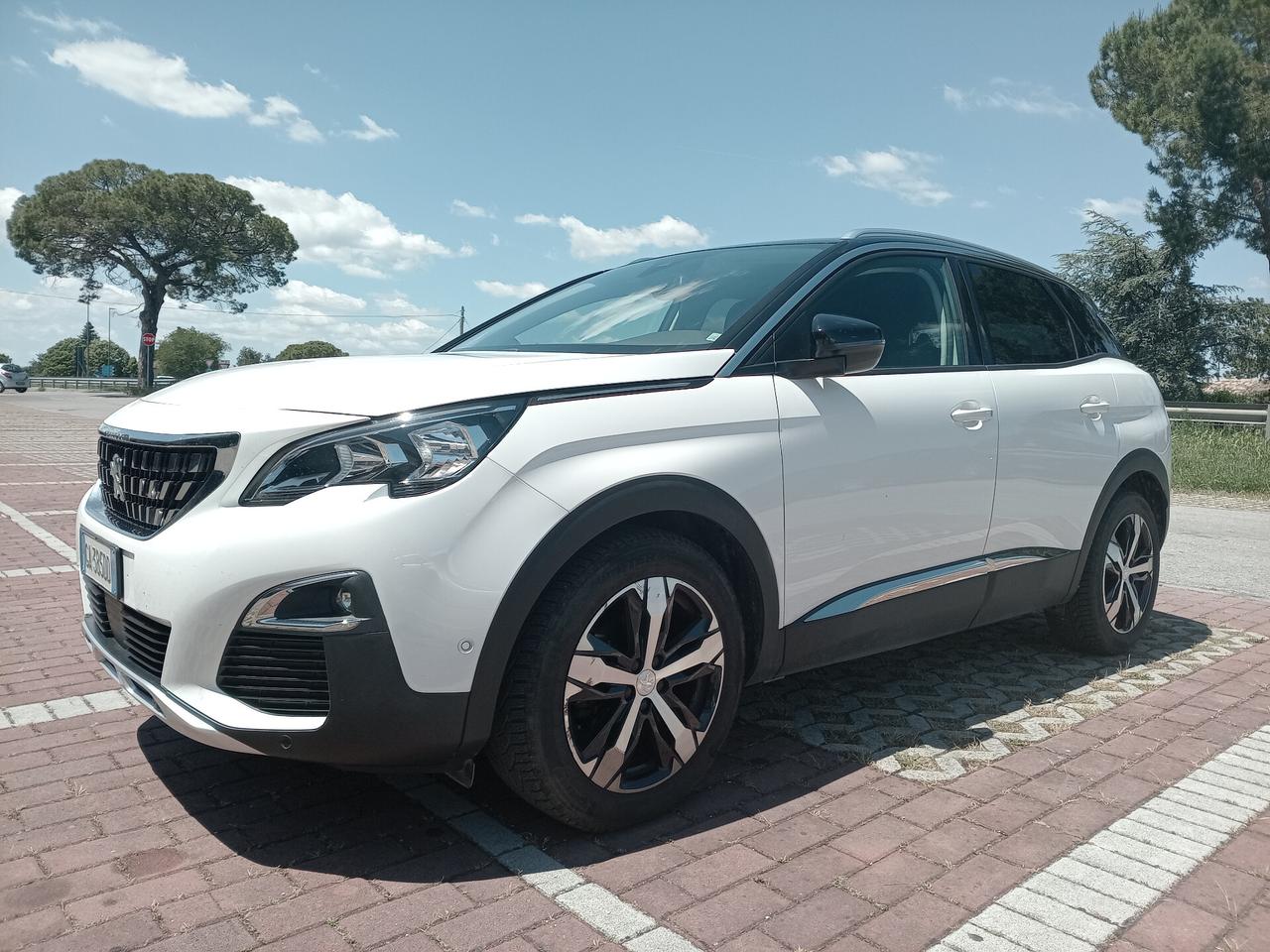 Peugeot 3008 BlueHDi 130 S&S EAT8 Allure