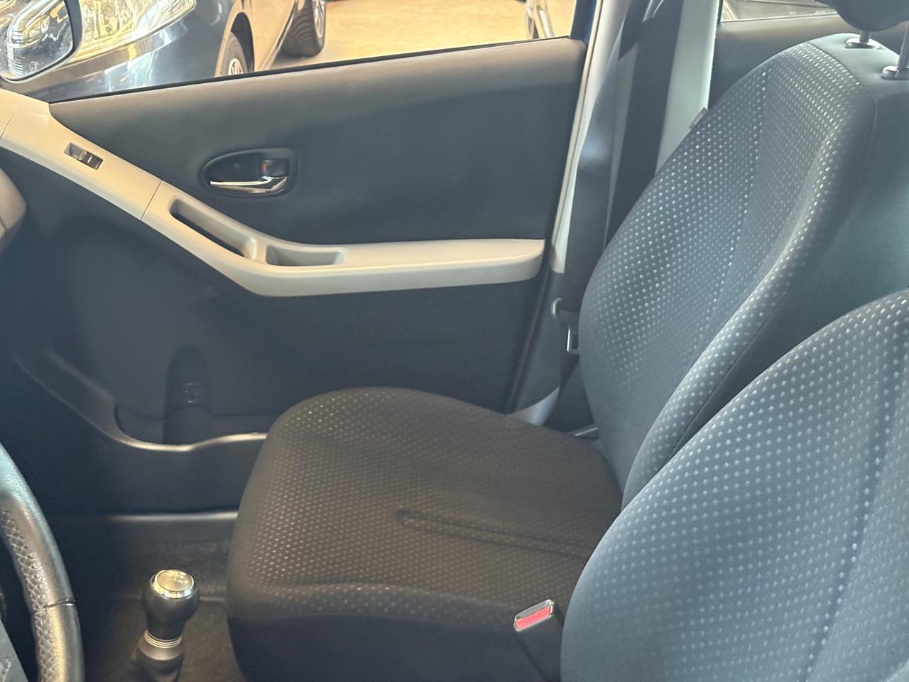 Toyota Yaris 1.0 5 porte Sol