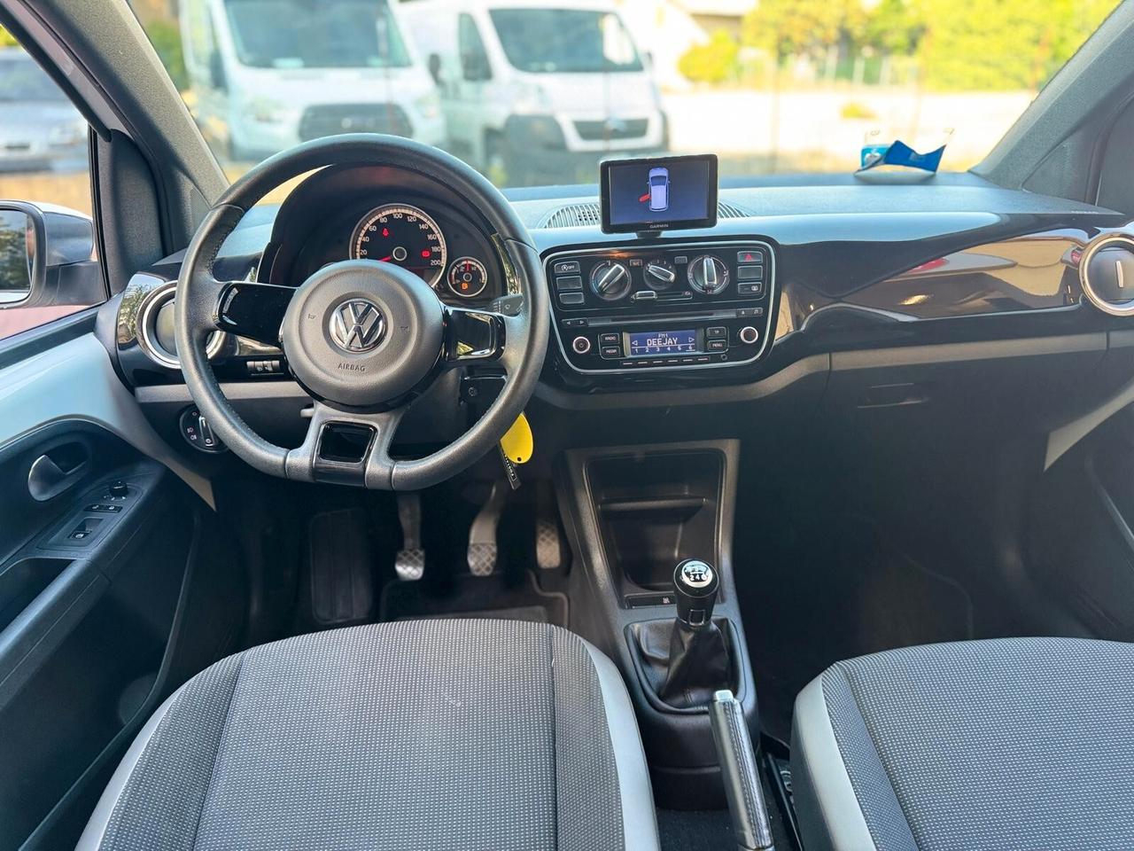 Volkswagen up! 1.0 2014 Benz/Metano 5p. 127.000 KM