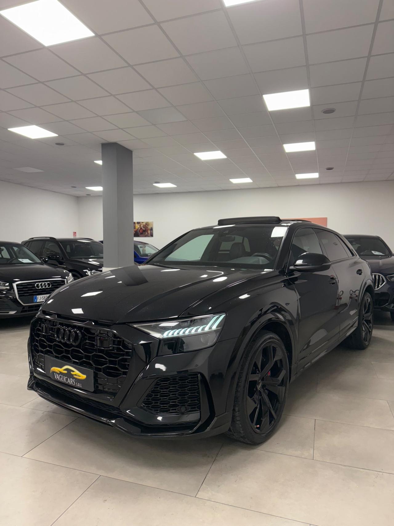 Audi Q8 RS TFSI V8 quattro tiptronic