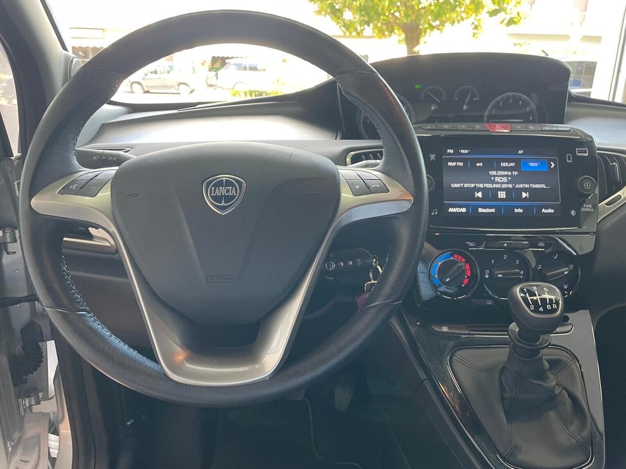 Lancia Ypsilon 1.0 FireFly 5 porte S&S Hybrid Ecochic Gold