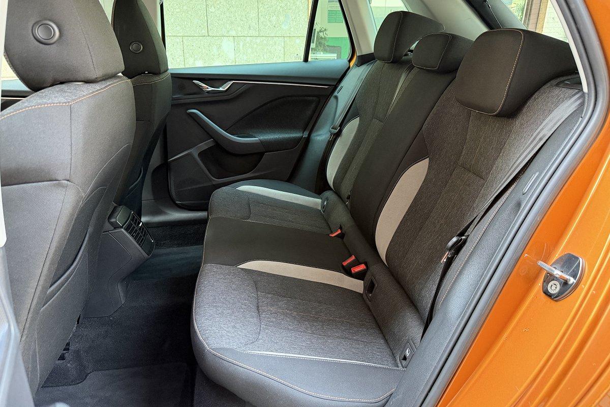 SKODA Kamiq 1.0 TSI 110 CV Black Dots