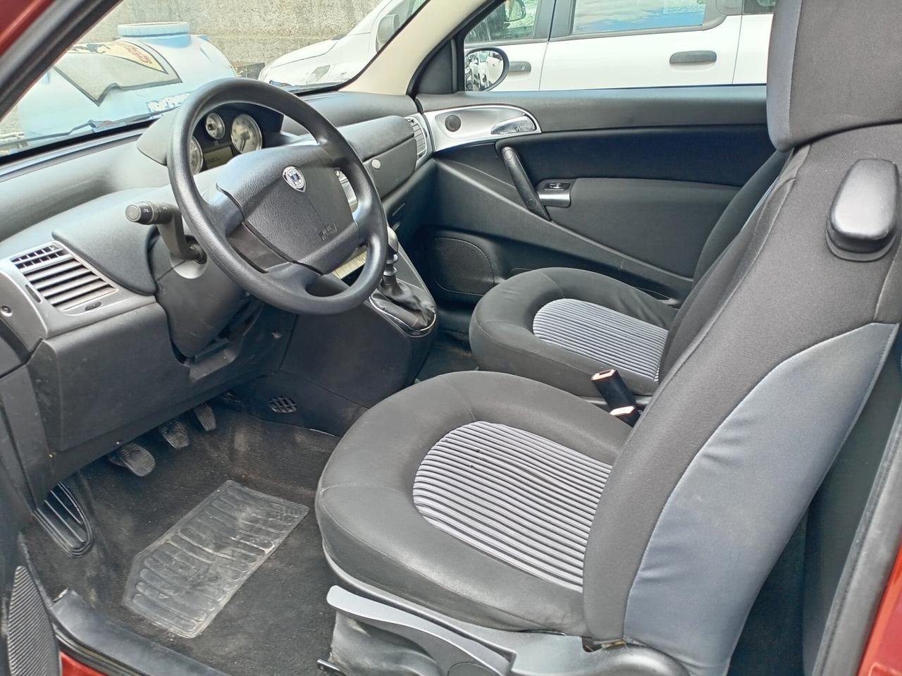 Lancia Ypsilon 1.2 Oro Giallo