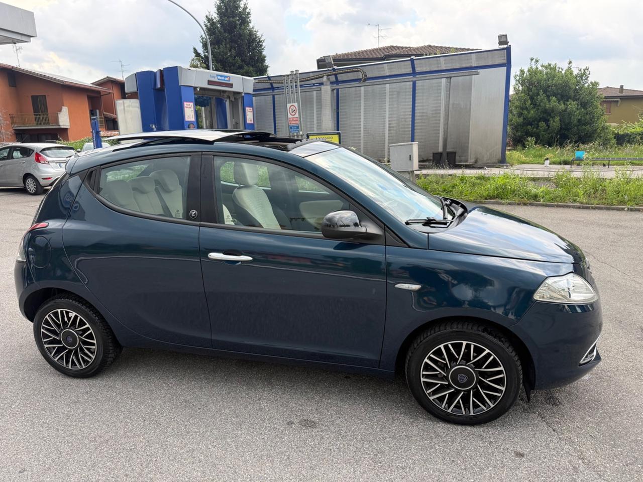 Lancia Ypsilon 1.3 MJT 16V 95 CV 5 porte S&S 30th Anniversary