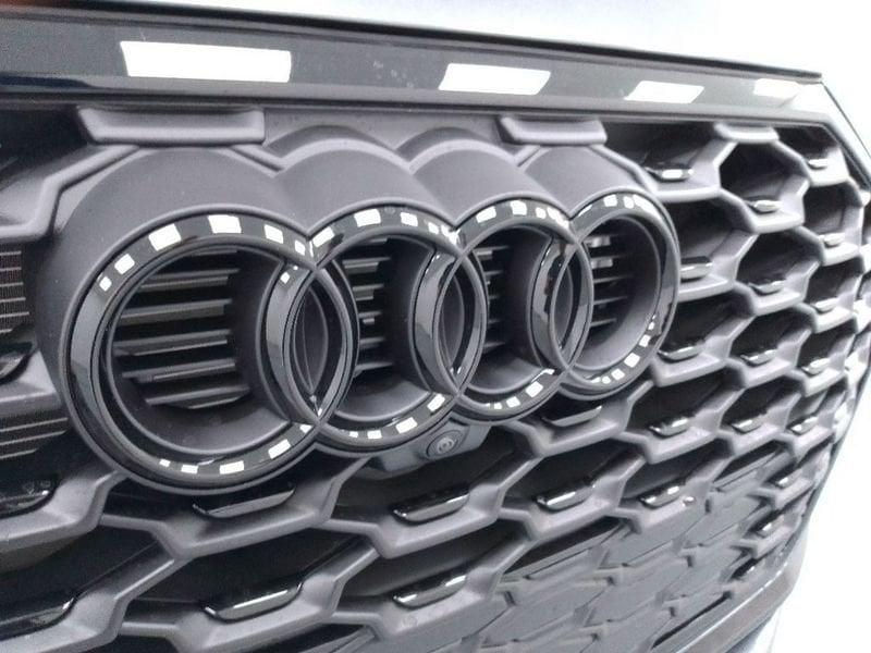 Audi Q3 Sportback 40 2.0 tdi Identity Black quattro 193cv s-tronic