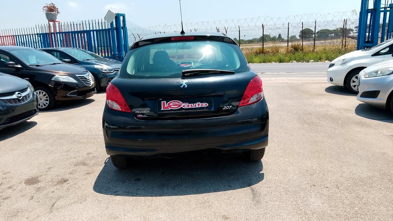 Lancia Ypsilon 1.4 benzina GPL neo patentati