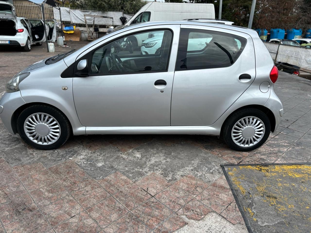 Toyota Aygo 1.0 12V VVT-i 5 porte