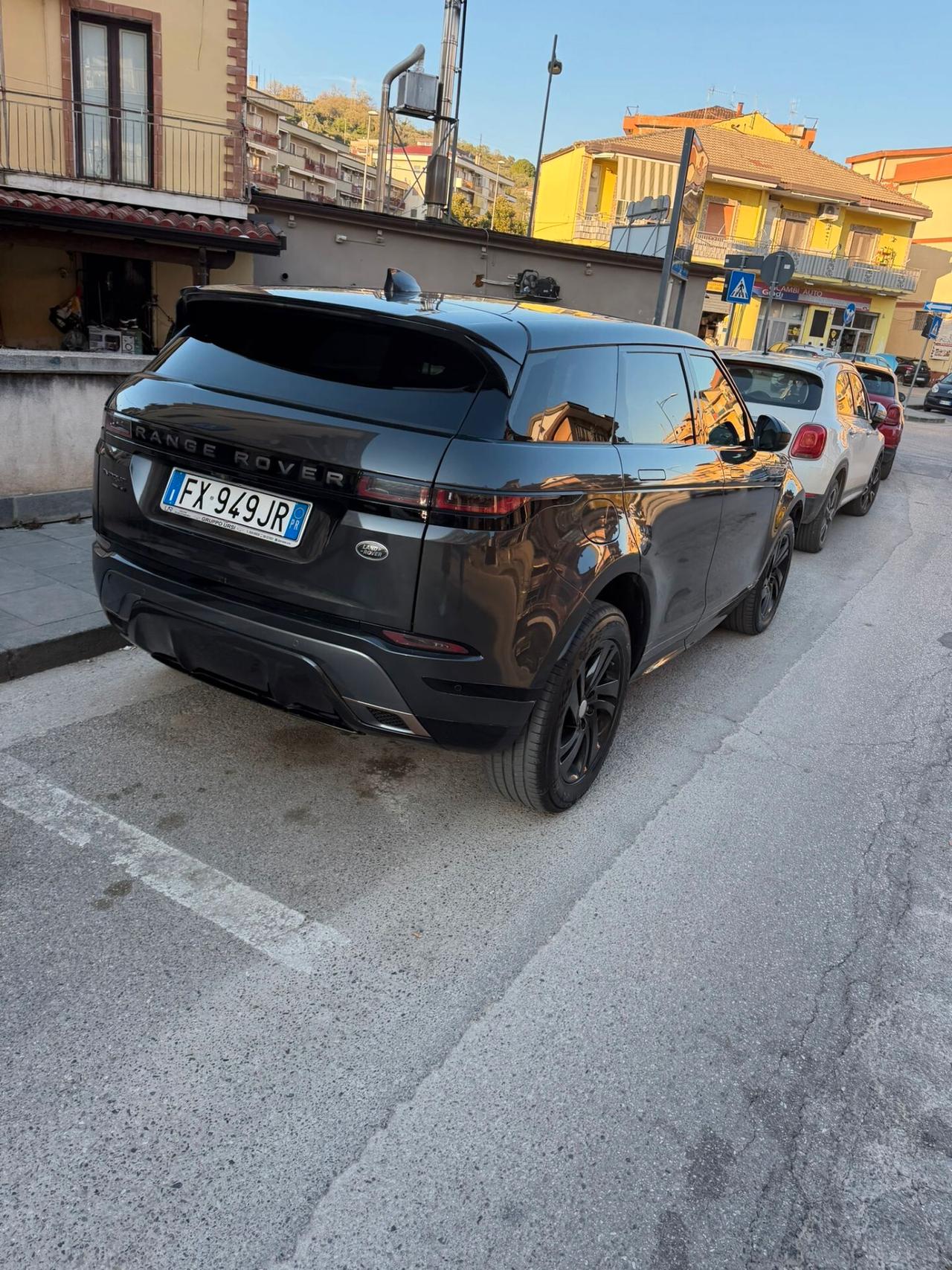 Land Rover Range Evoque 2.0 eD4 5p. Business Edition Pure
