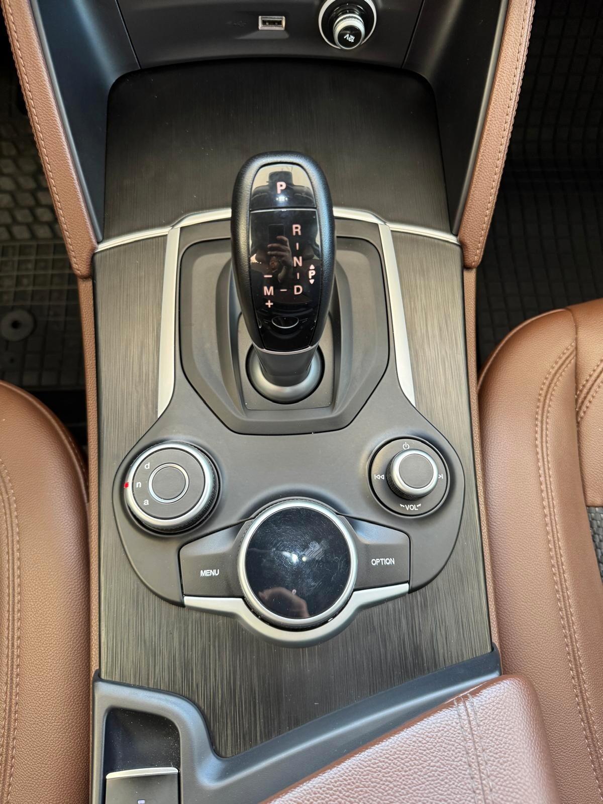 Alfa Romeo Stelvio 2.2 Turbodiesel AT8 RWD Business