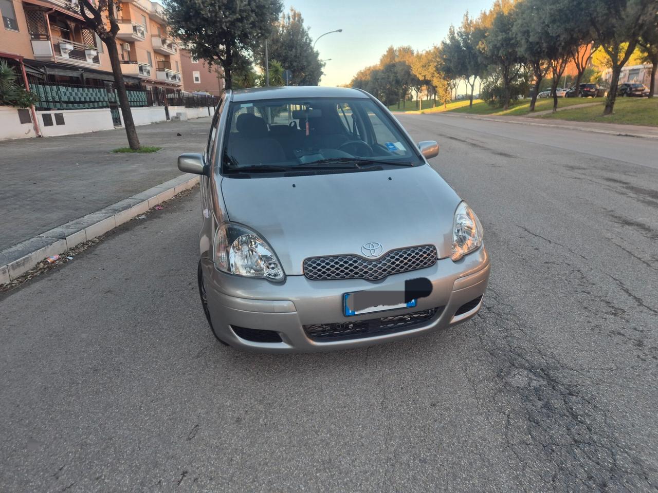 Toyota Yaris 1.0 benzina 68cv anno 05