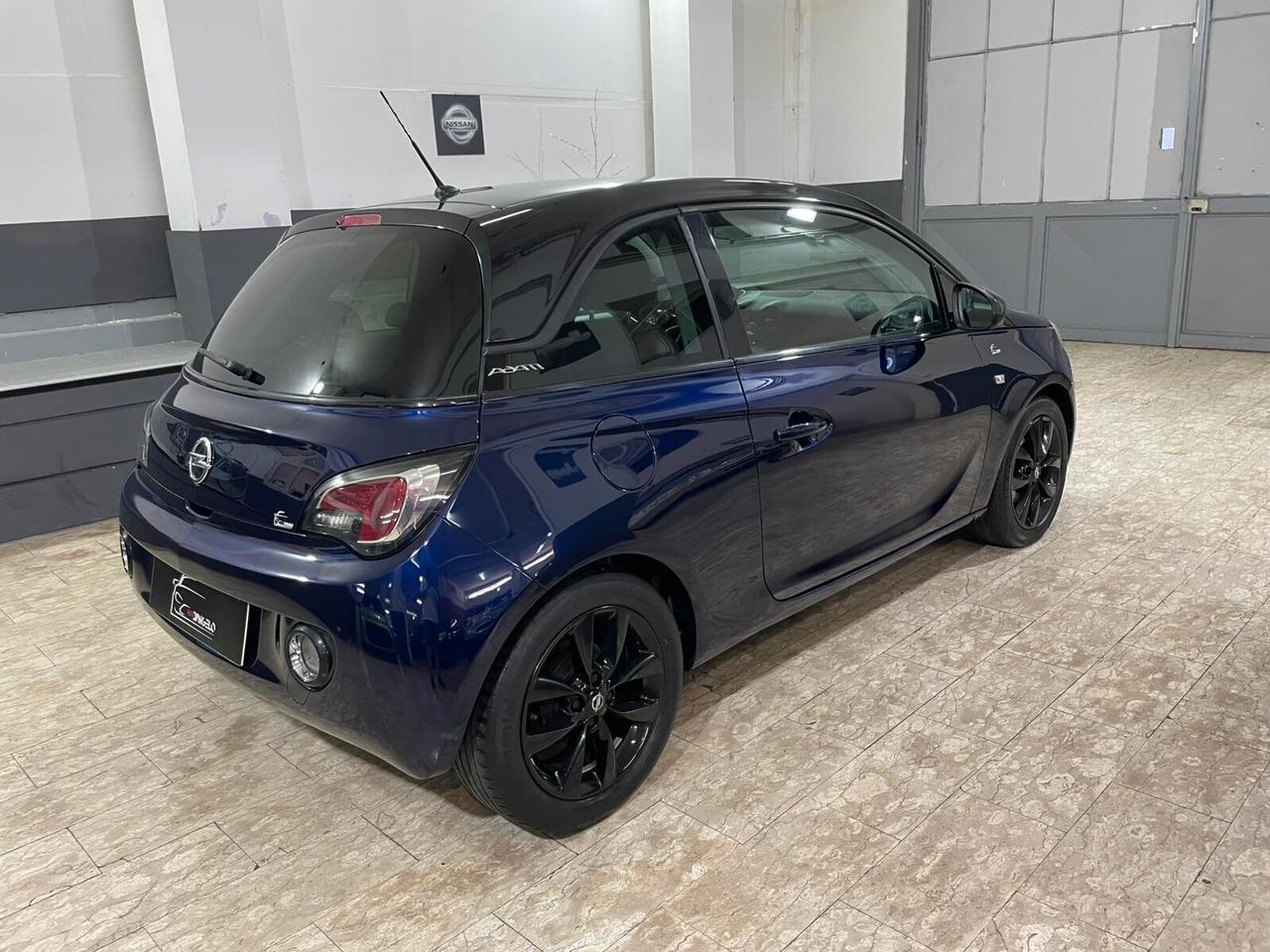 Opel Adam 1.2 70 CV White/Black Link GPL