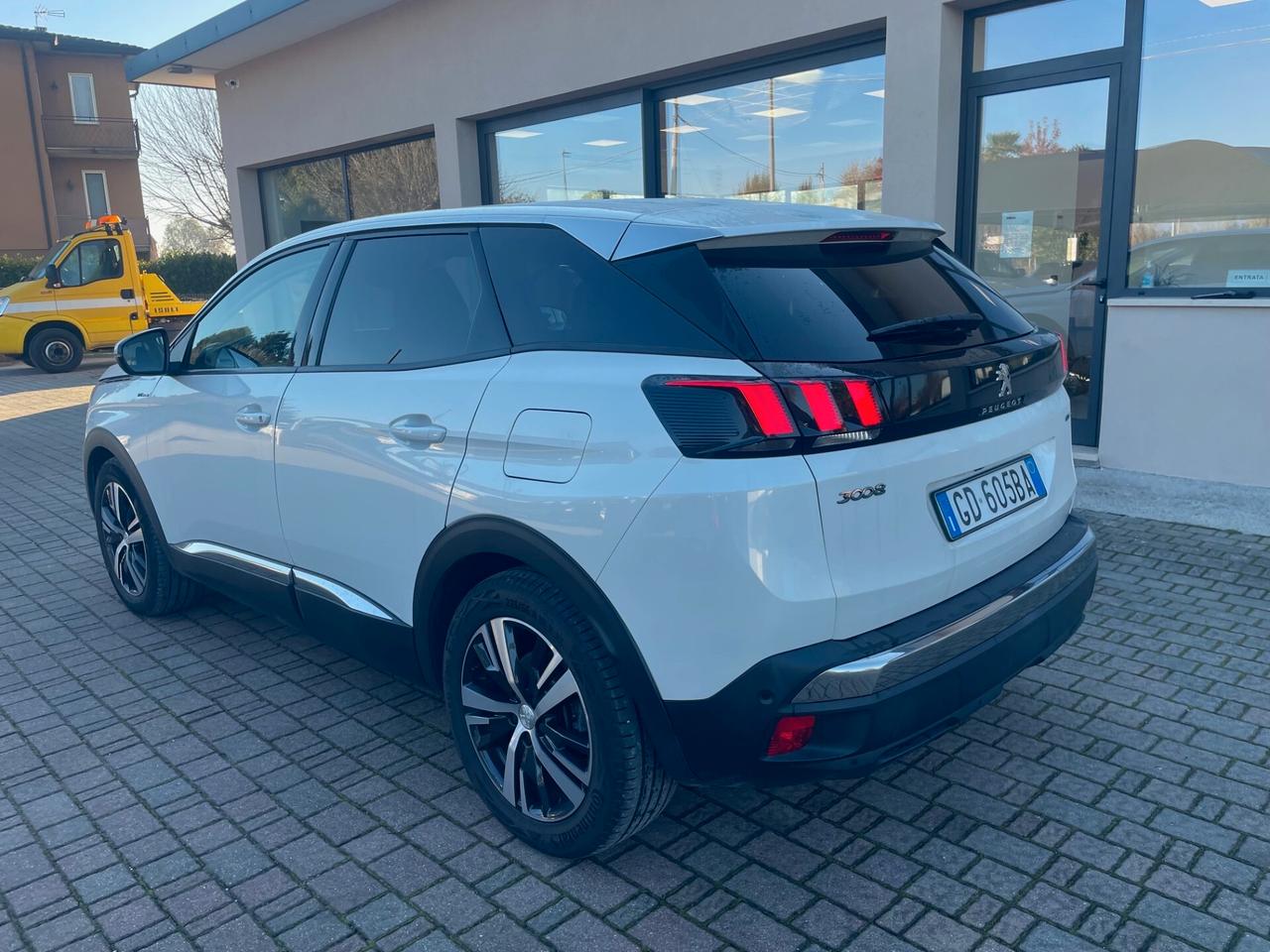 Peugeot 3008 Hybrid 225 e-EAT8 Allure