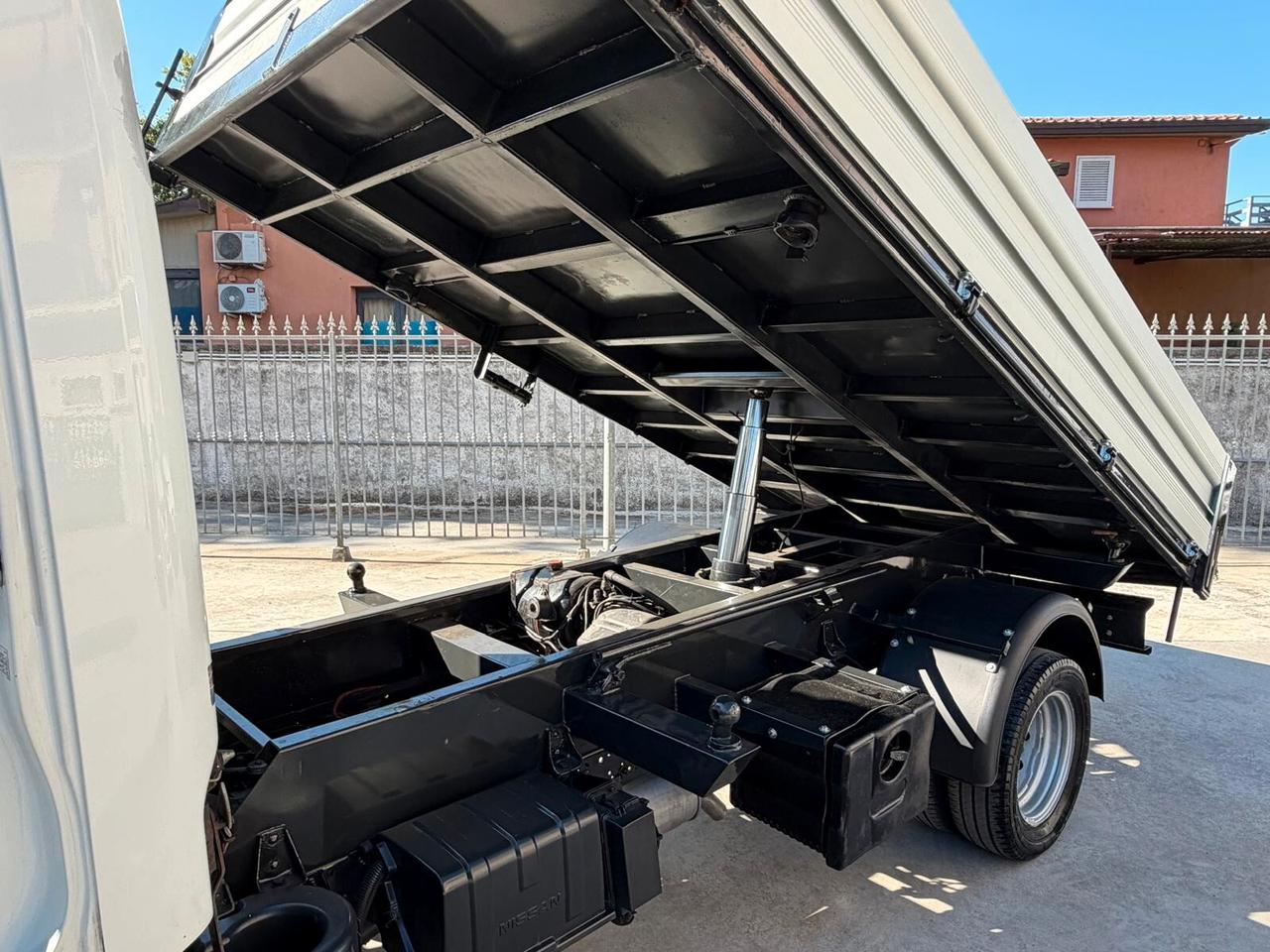 Nissan Cabstar 35.13 2.5 TDI 130CV RIBALTABILE