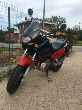 Suzuki XF Freewind 650 del 1997 compreso trapasso-tagliando-garanzia