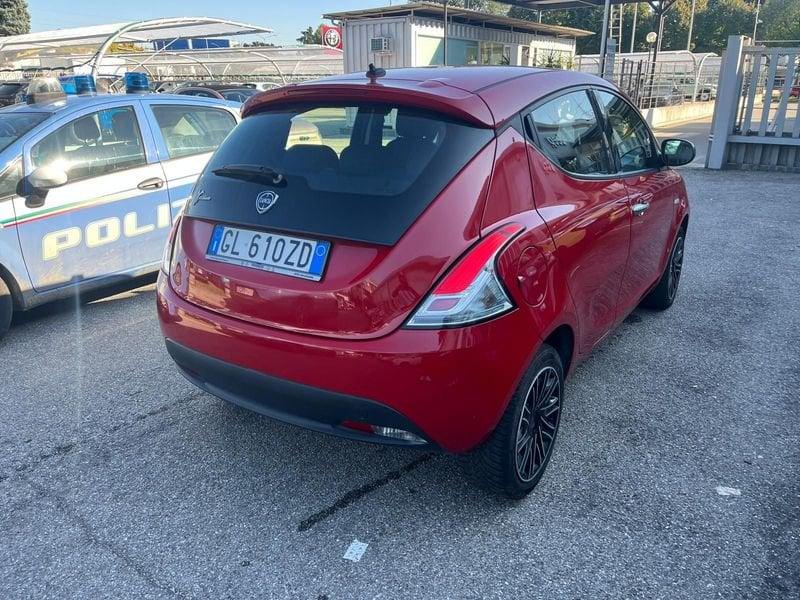 Lancia Ypsilon Ypsilon 1.2 69 CV 5 porte GPL Silver