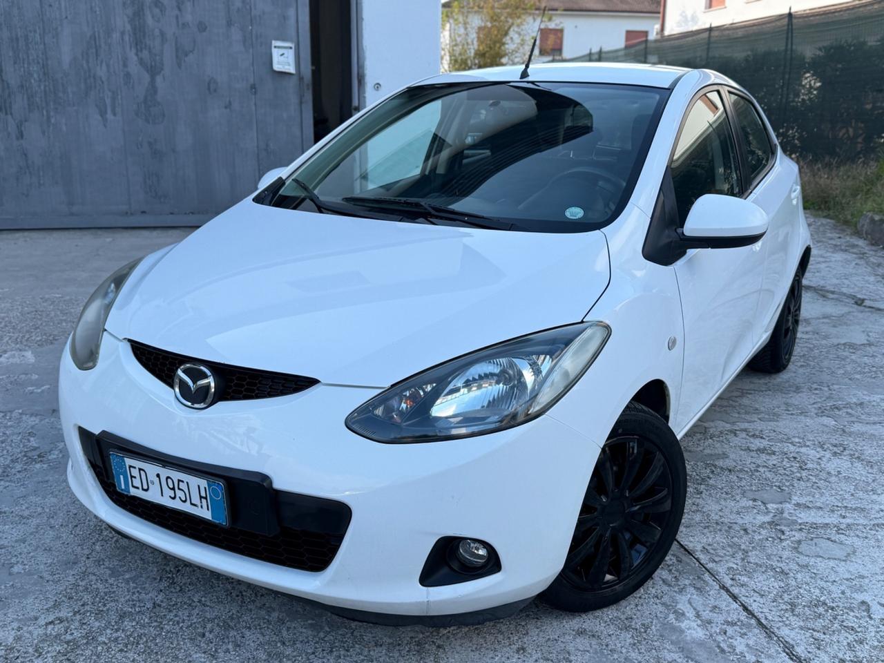 Mazda 2 1.3 Benzina 75CV 5p. 2010 Neopatentati