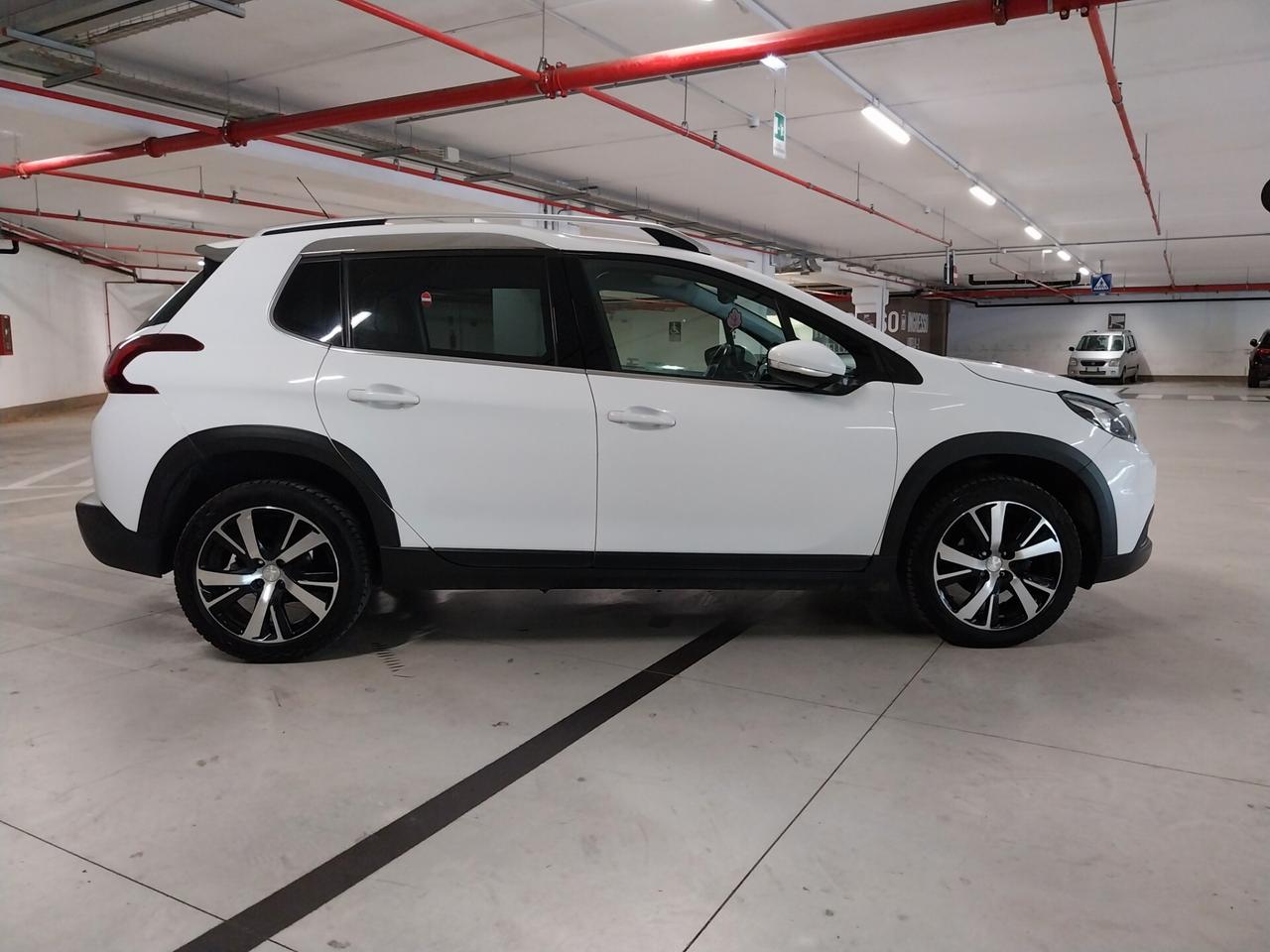 Peugeot 2008 BlueHDi 100 S&S GT Line - ok neopatentati