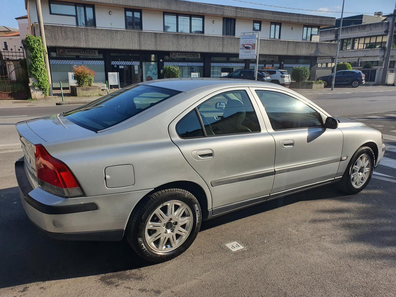 Volvo S60 2.4i 20V cat Bi-Fuel GPL