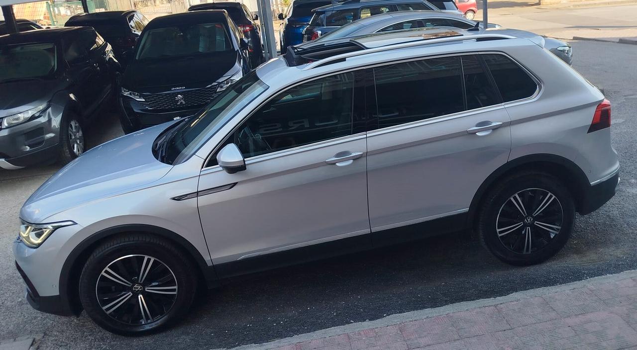 Volkswagen Tiguan 2.0 TDI 150 CV SCR DSG Elegance IVA TETTO 2022