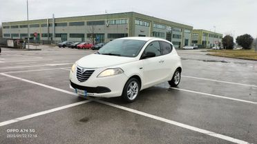 Lancia Ypsilon 1.2 69 CV Platino
