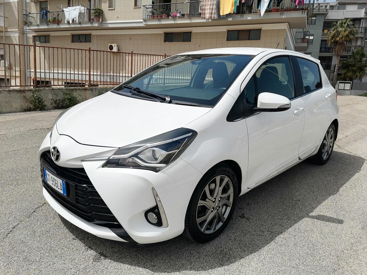 Toyota Yaris 1.4 D-4D 5 porte Lounge FULL 12/2017