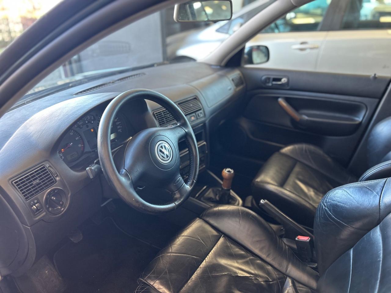 Volkswagen Golf 1.8 turbo 20V cat 5p. GTI