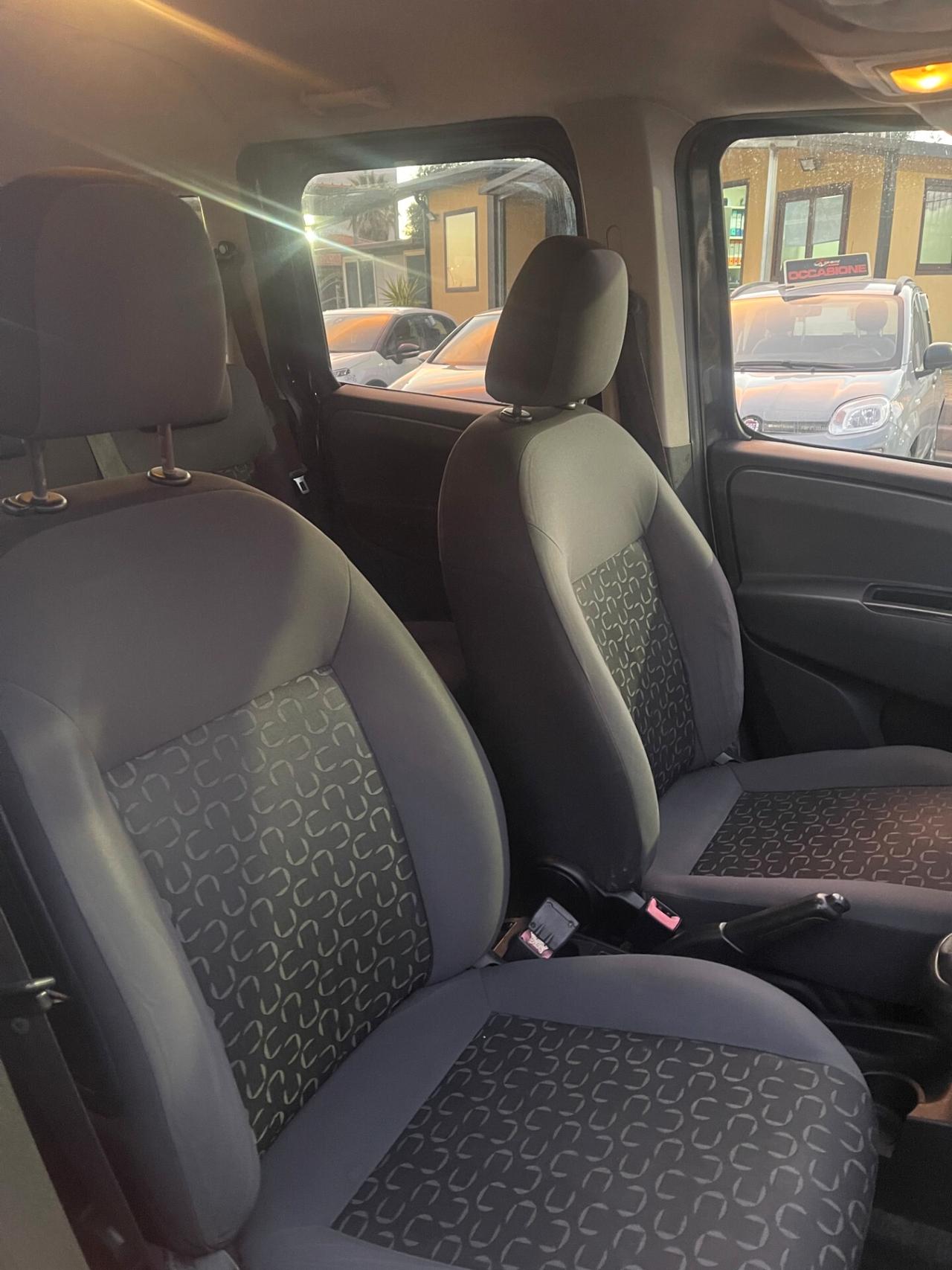 Fiat Doblò 5 posti Diesel (motore rigenerato km0)