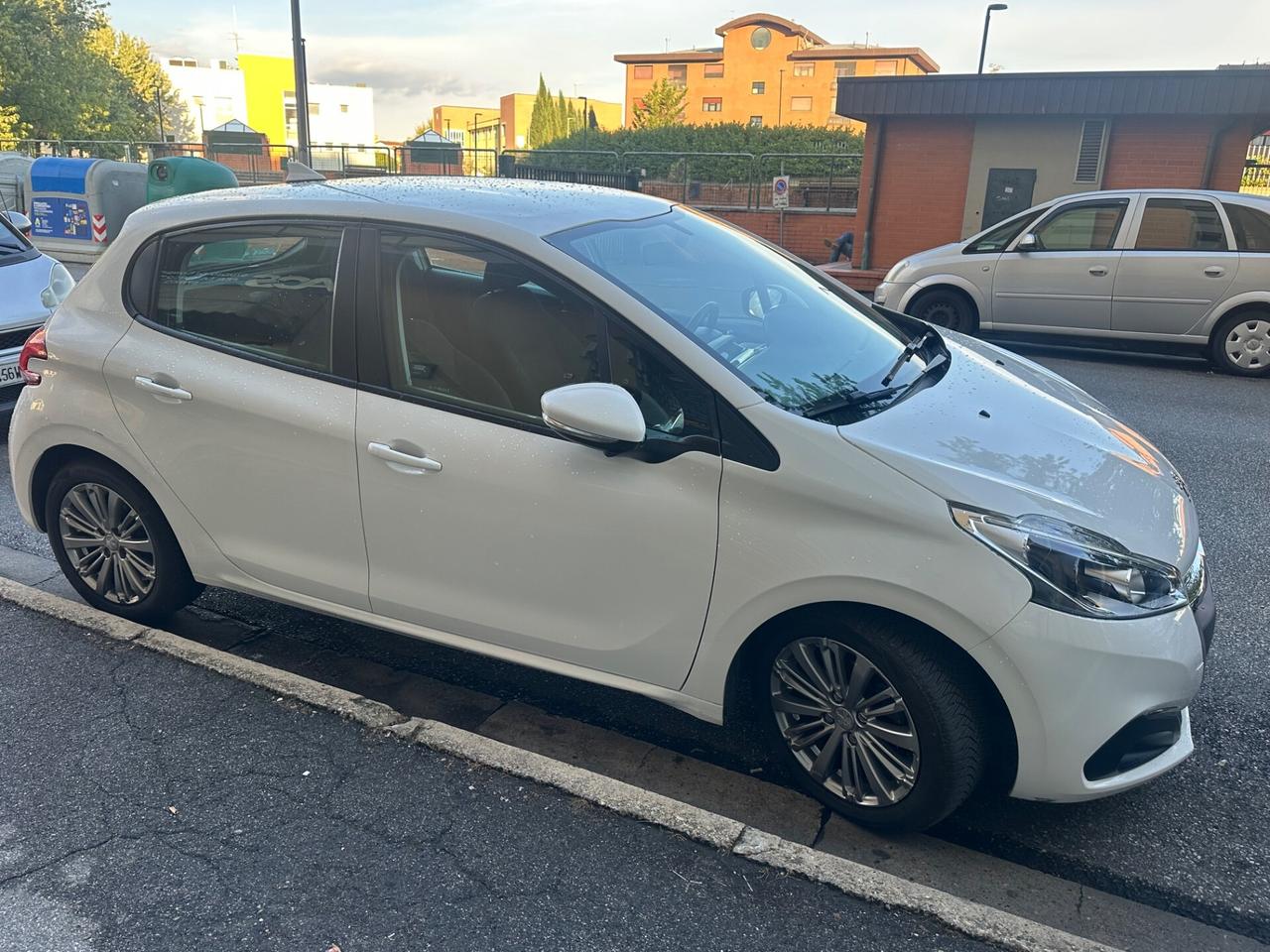 Peugeot 208 BlueHDi 100 S&S 5 porte Active