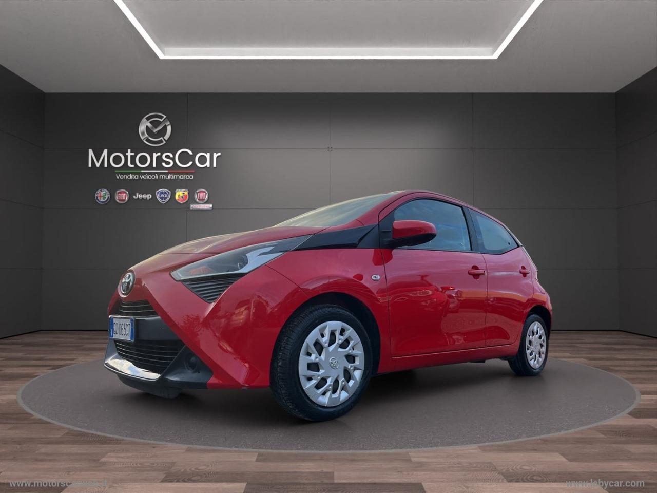 TOYOTA Aygo Connect 1.0 VVT-i 72 CV 5p. x-wave