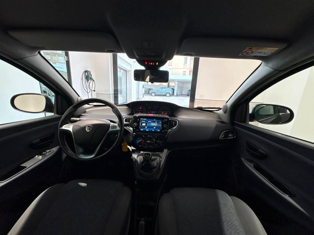 Lancia Ypsilon III 1.0 firefly hybrid Silver Plus s&s 70cv
