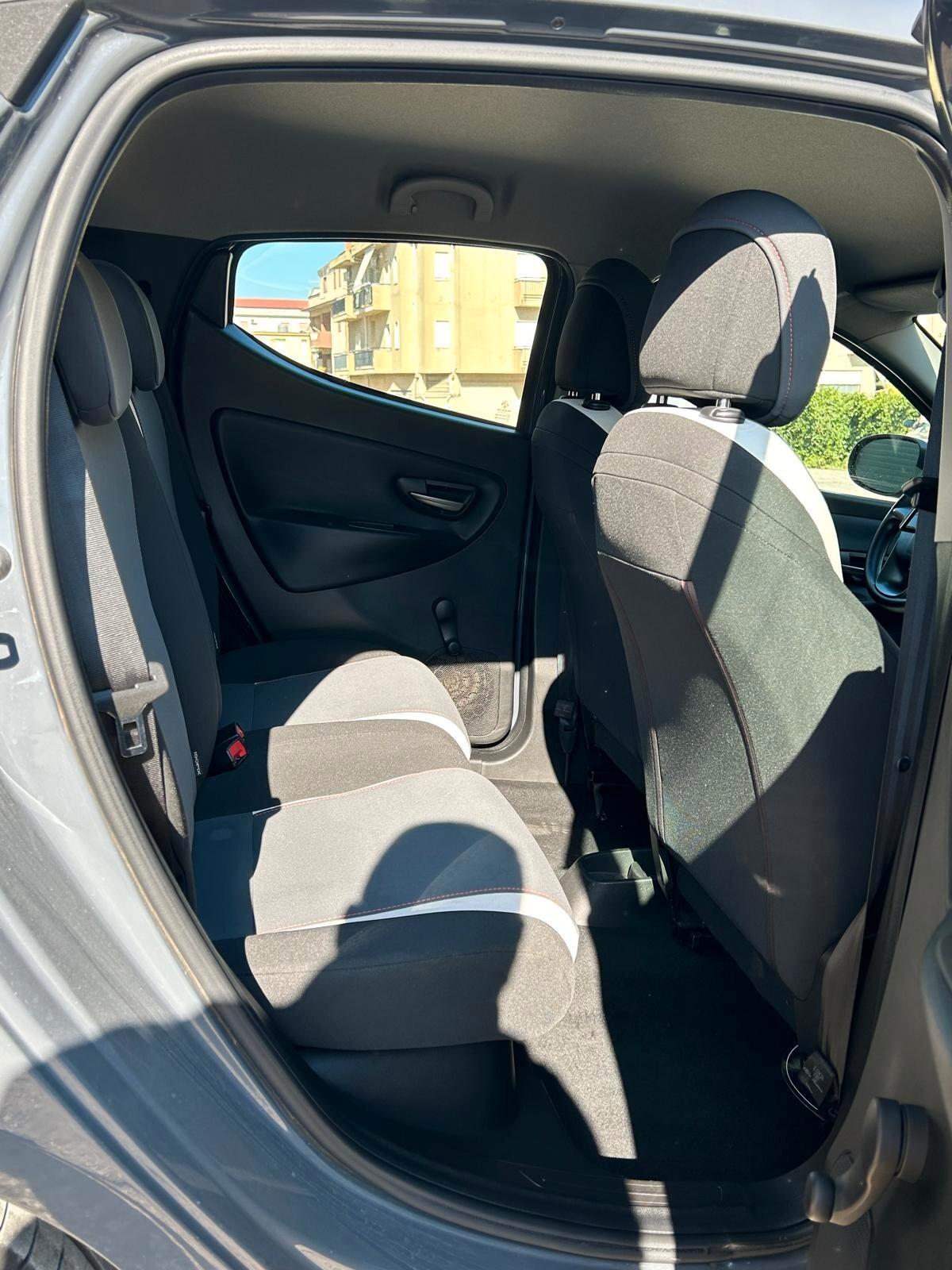 Lancia Ypsilon 1.2 69 CV 5 porte S&S Silver