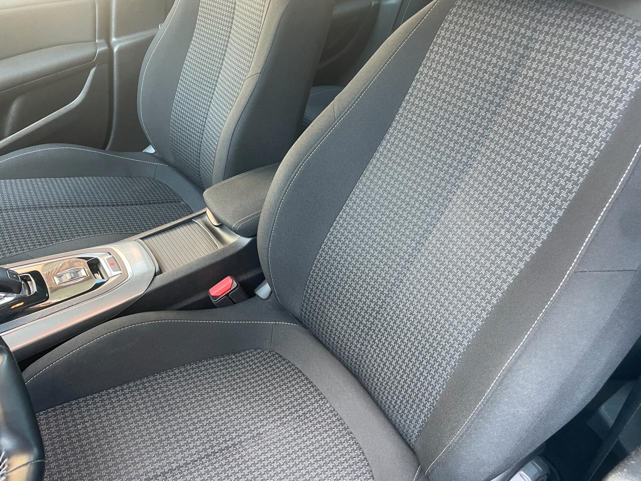 Peugeot 308 UNICO PROPRIETARIO - AUTOMATICA NEOPATENTATI