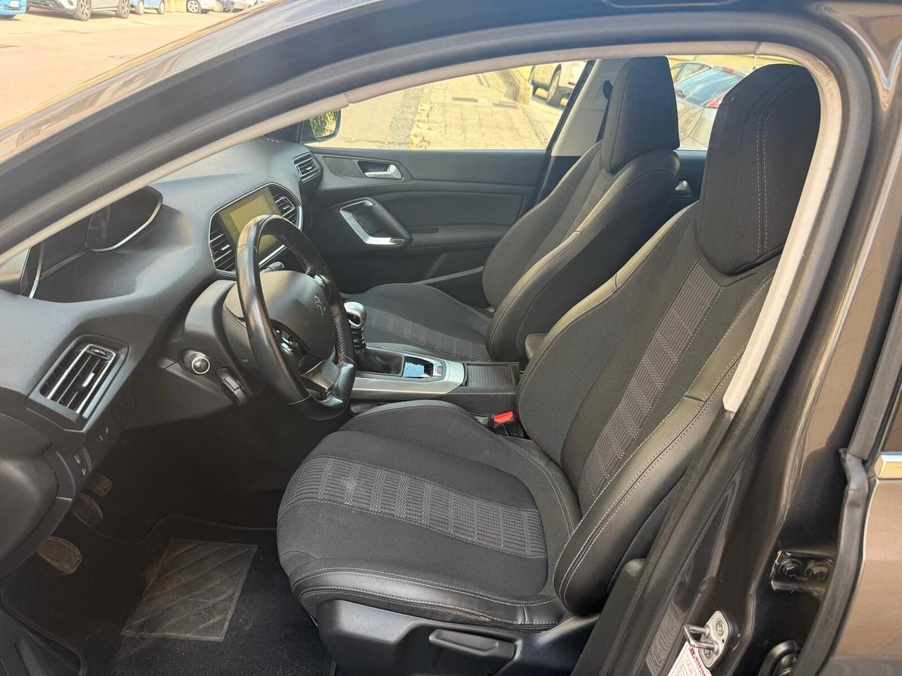 Peugeot 308 BlueHDi 130 S&S SW Allure