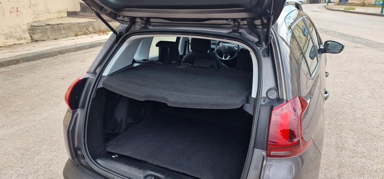 Peugeot 2008 BlueHDi 100CV Allure