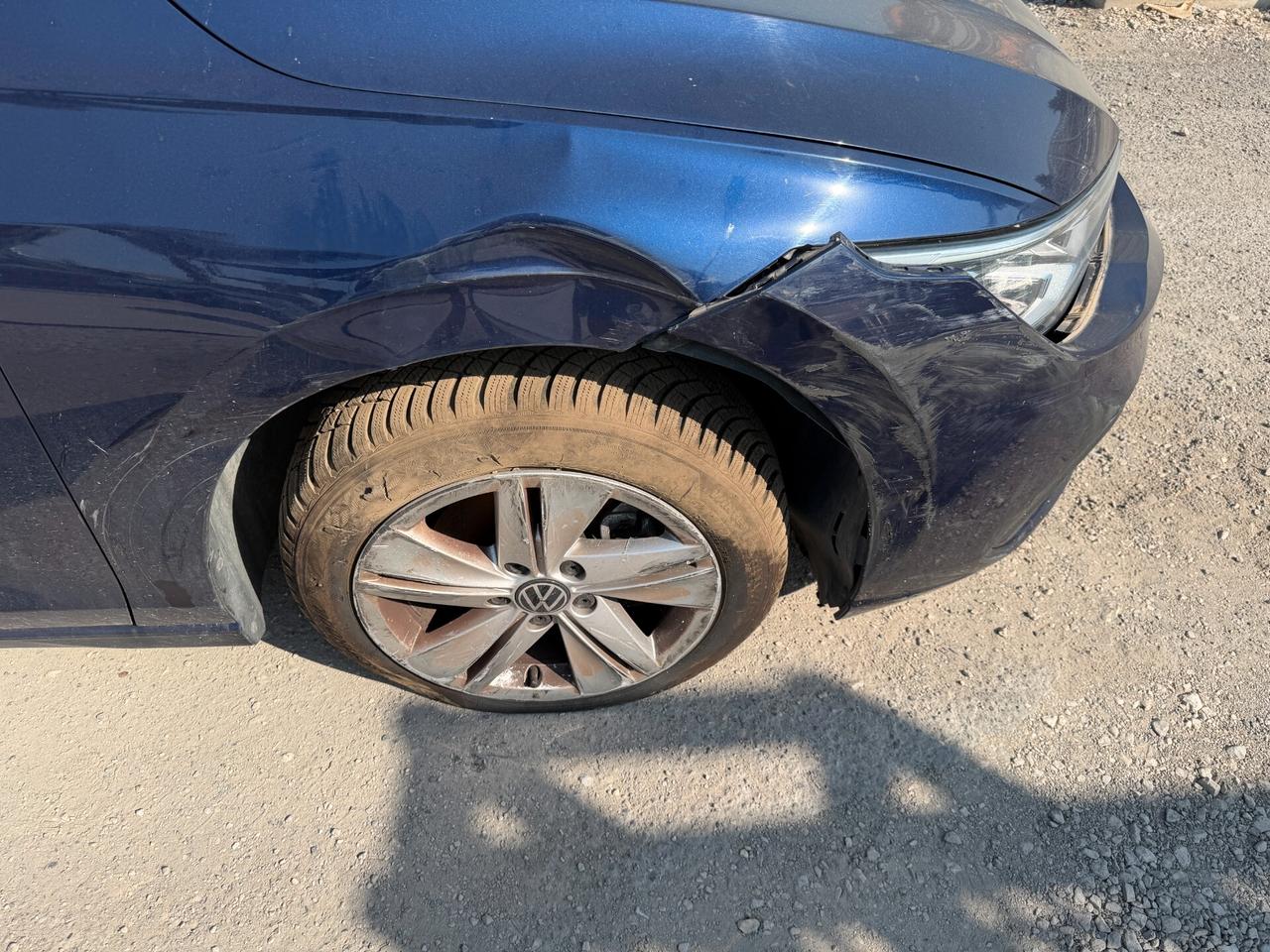 VOLKSWAGEN GOLF 2021 2.0 TDI 116 CV DSG *SINISTRATA