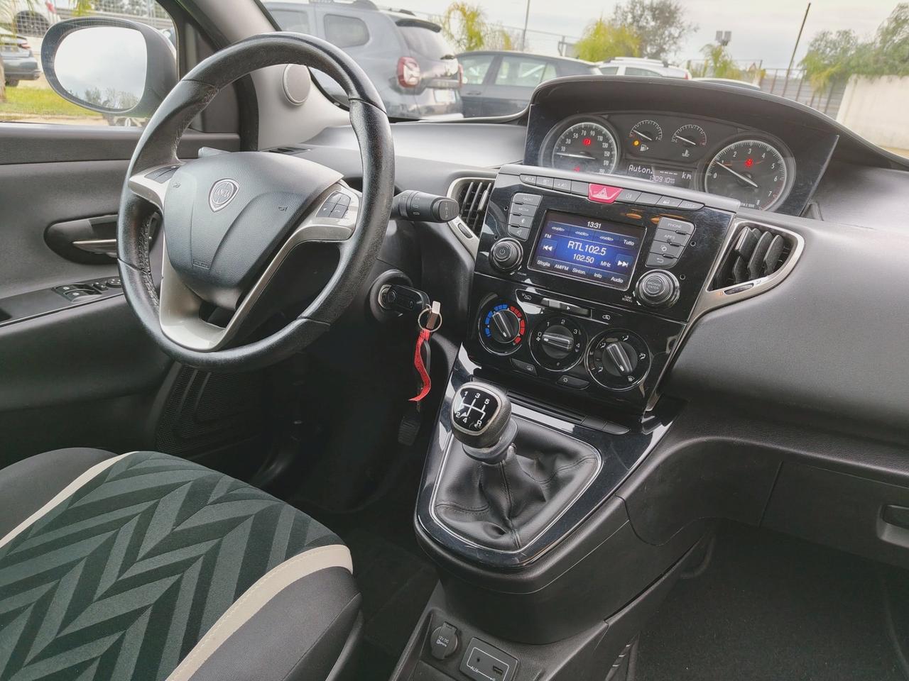 Lancia Ypsilon 1.2 69 CV 5 porte Gold - 2016