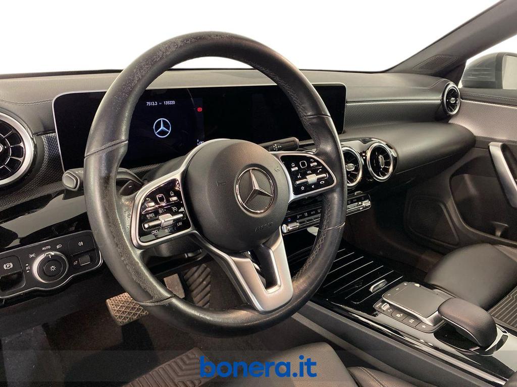 Mercedes CLA Shooting Brake 200 D Sport 8G-DCT