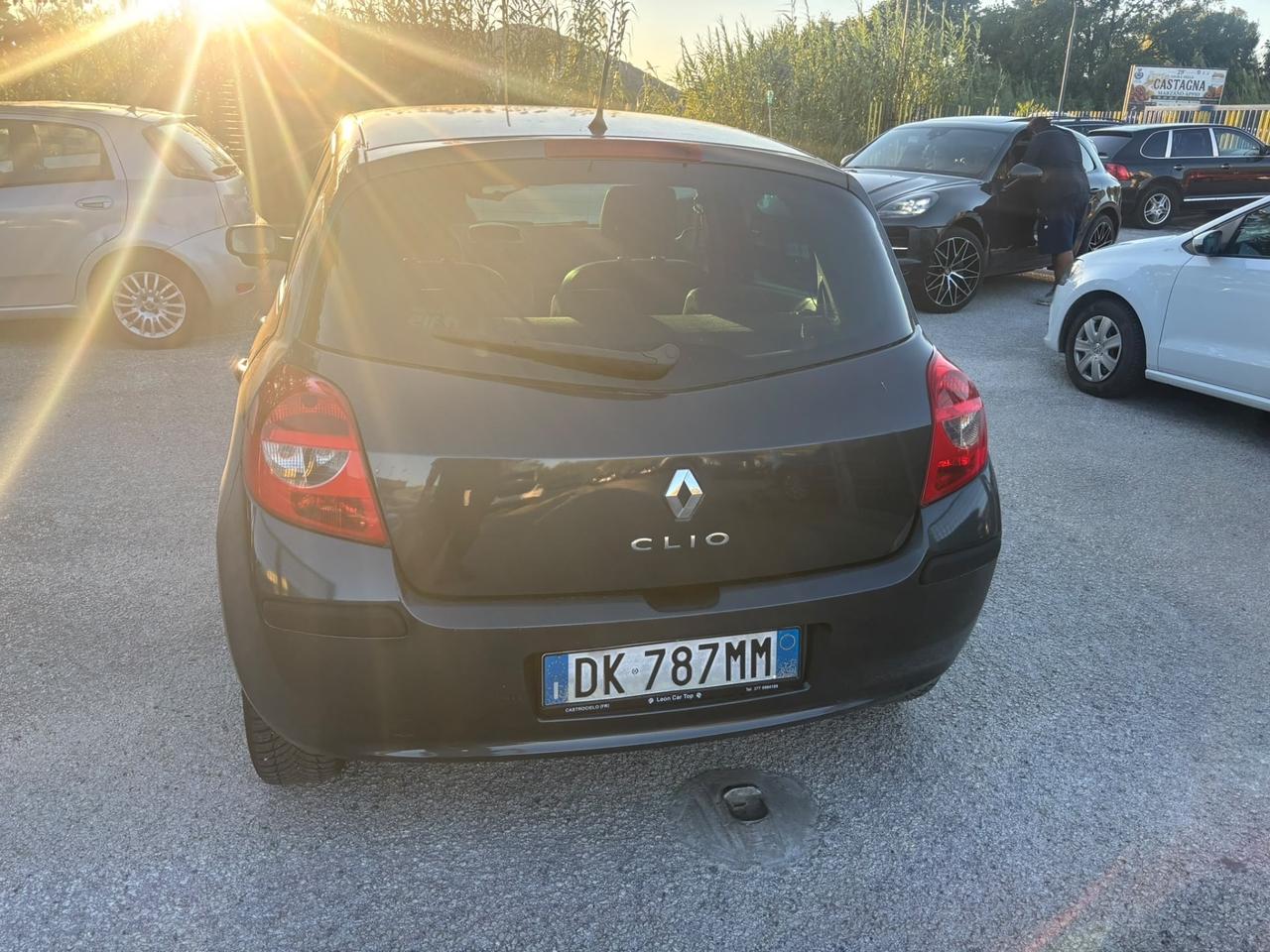 Renault Clio 1.2 16V 5 porte Le Iene occasione