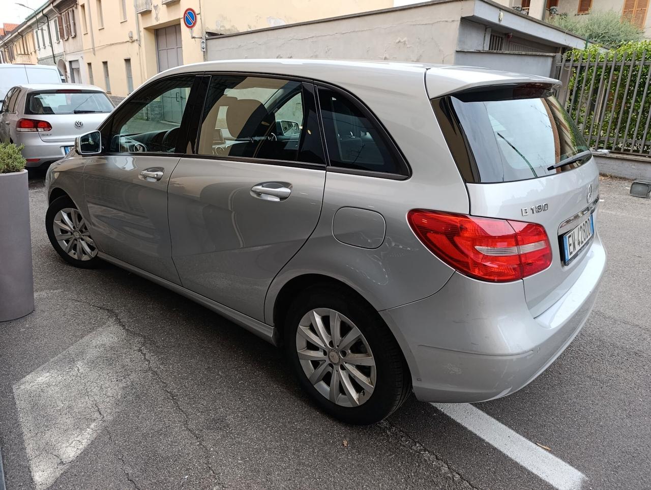 Mercedes-benz B 180 Executive Euro 6 Navi/Bluetooth/Led/Sensori