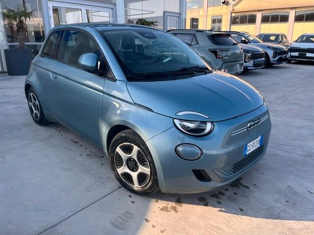 Fiat 500 500e Berlina 42 kWh Passion