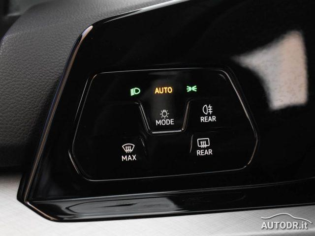 VOLKSWAGEN Golf 1.5 TGI 130cv DSG Life VIRTUAL CARPLAY ACC KM CERT
