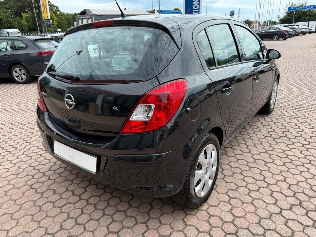 Opel Corsa 1.2 85CV 5 porte GPL-OK NEOPATENTATI