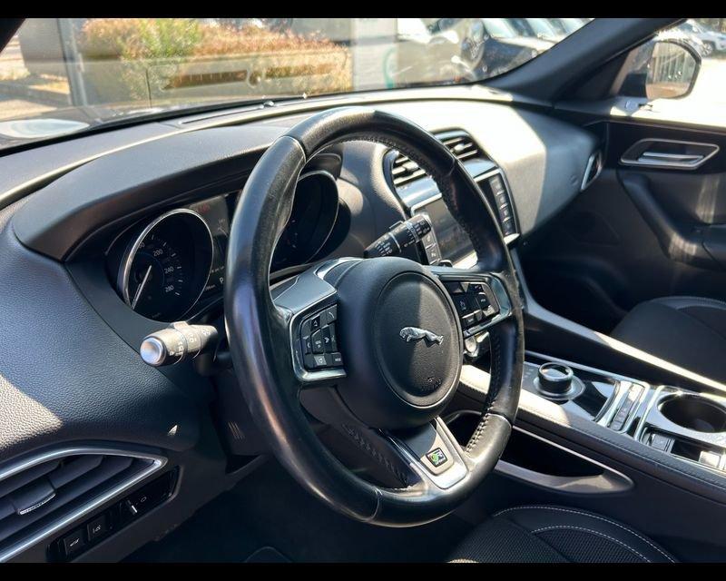 Jaguar F-Pace 2.0d 180 CV AWD aut. R-Sport