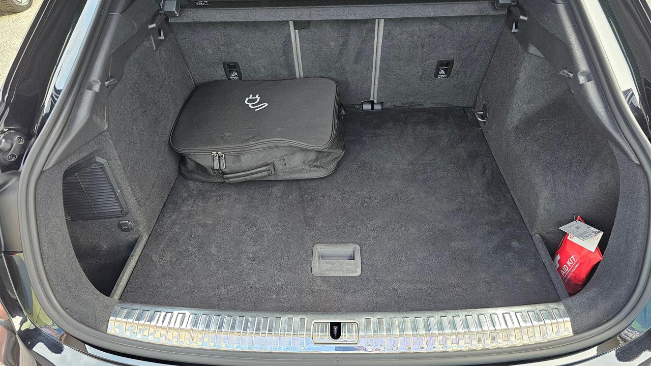 Audi Q3 SPB 45 TFSIe 245CV S tronic line IDENTITY BLACK UNIPRO' IVA ESPOSTA TAGL UFF