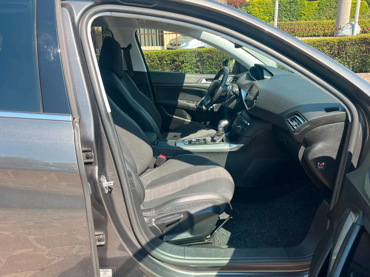 Peugeot 308 BlueHDi 130 S&S EAT6 SW Allure