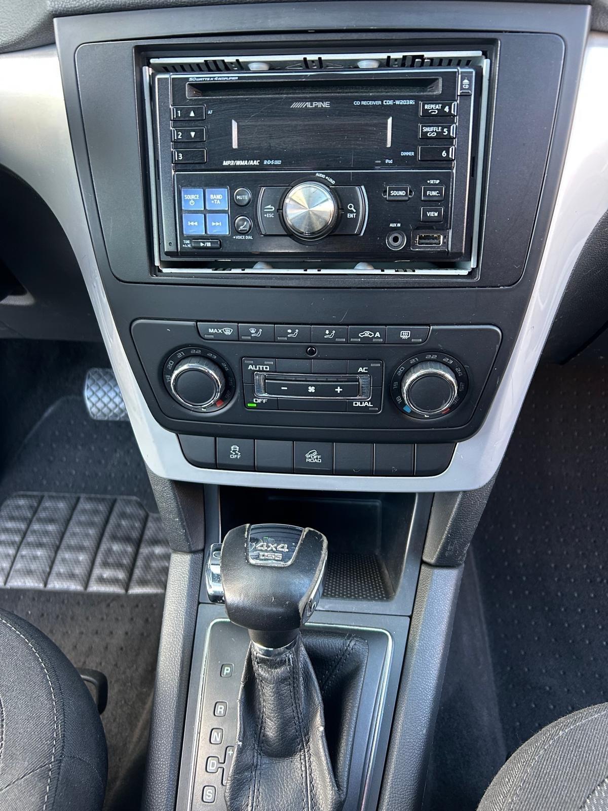 Skoda Yeti 2.0 TDI CR 140CV DSG 4x4 Adventure