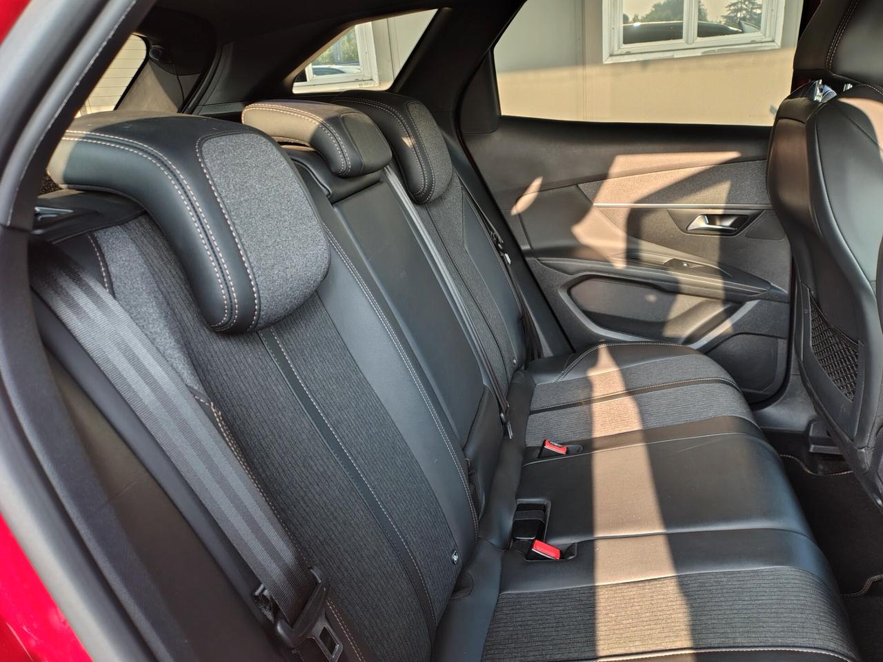 Peugeot 3008 BlueHDi 130 S&S EAT8 Allure